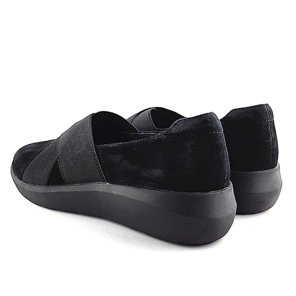 Clarks Kayleigh Black Slip On Flats Shoes Suede Lightweight Size 7.5M - Picture 4 of 14